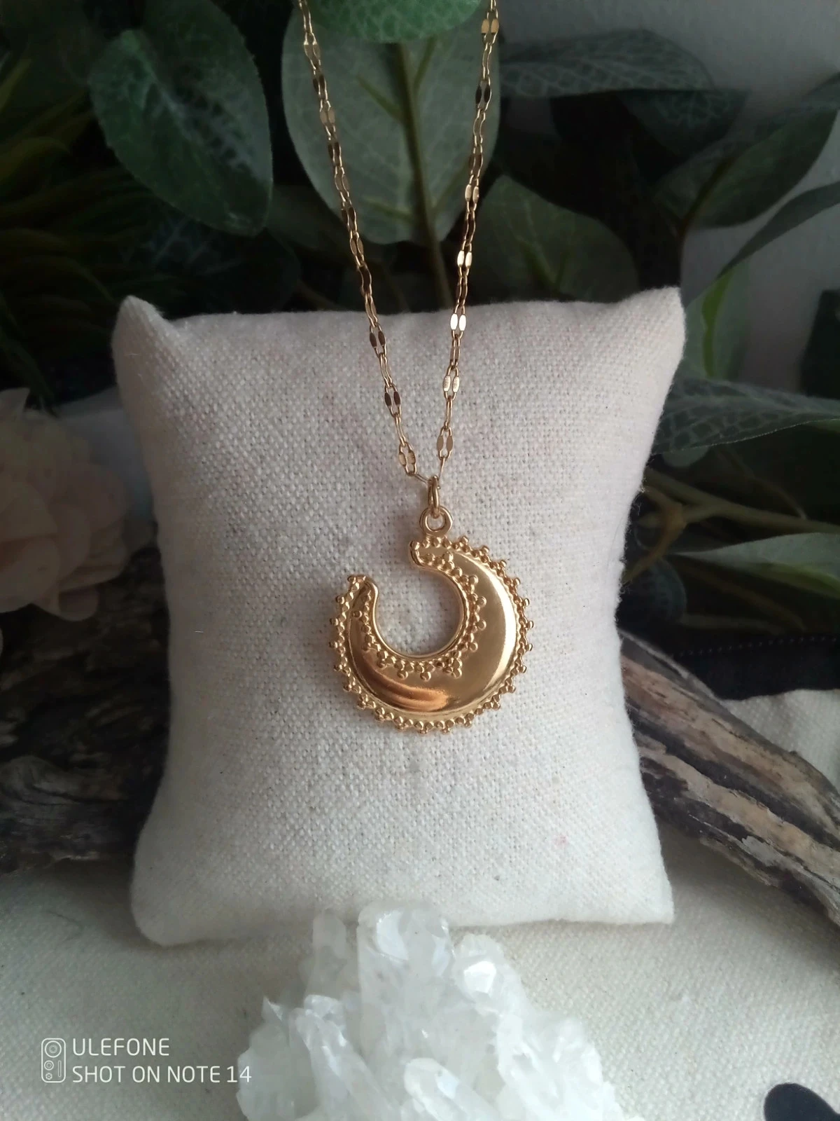 Collier bohème lune orientale dorée